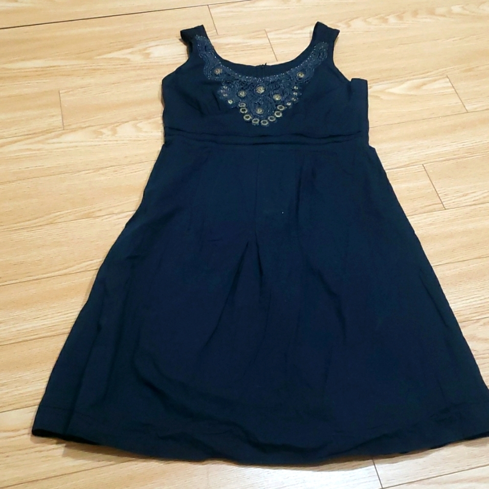 DRESS M